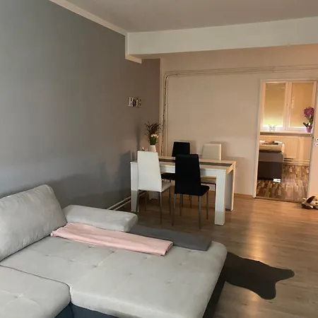 Pod Zamkem Apartment Breclav Exterior photo